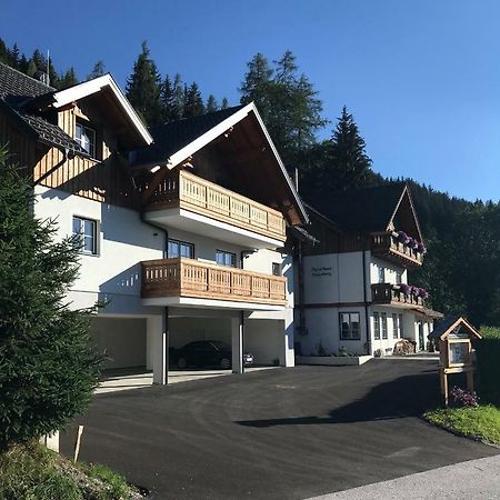 Platzhirsch Apartamento Haus Exterior foto